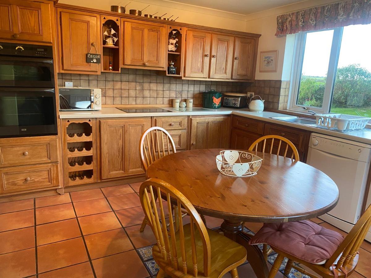霍利黑德Charming 2 Bed House Near Rhoscolyn Discounts For别墅 外观 照片